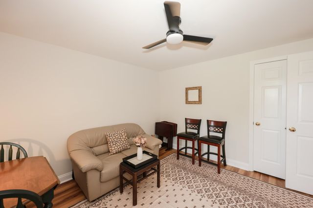 4 Crestview Cir Unit 119, Londonderry, NH 03053