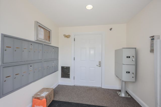 4 Crestview Cir Unit 119, Londonderry, NH 03053