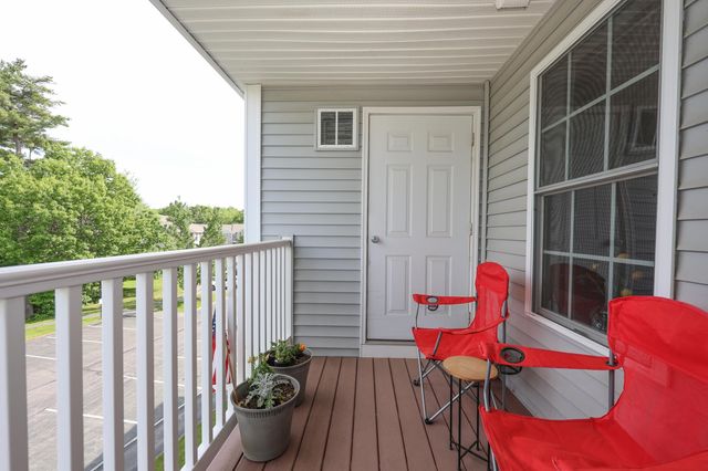 4 Crestview Cir Unit 119, Londonderry, NH 03053