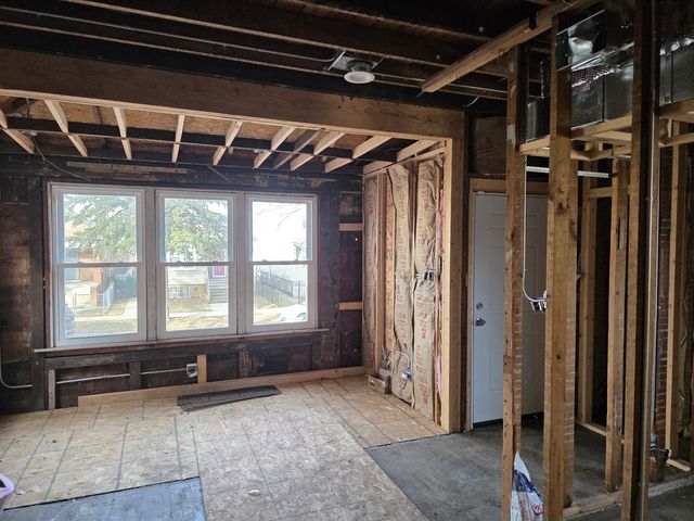 8549 S Kingston Avenue, Chicago, IL 60617