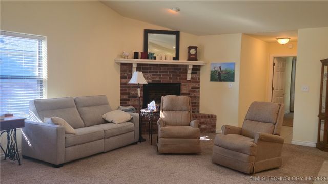 114679 S 4172 Circle 149, Eufaula, OK 74432