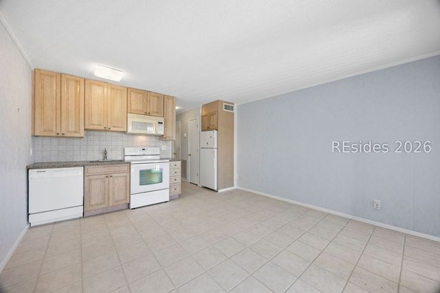 40 Folly Field Rd Apt B252, Hilton Head Island, SC 29928