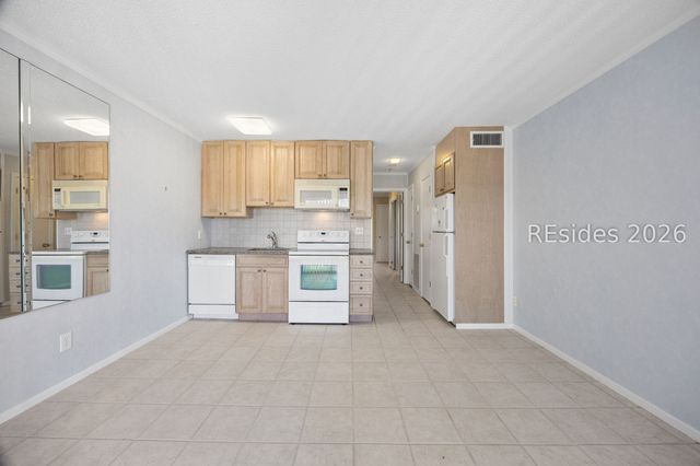 40 Folly Field Rd Apt B252, Hilton Head Island, SC 29928