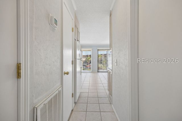 40 Folly Field Rd Apt B252, Hilton Head Island, SC 29928