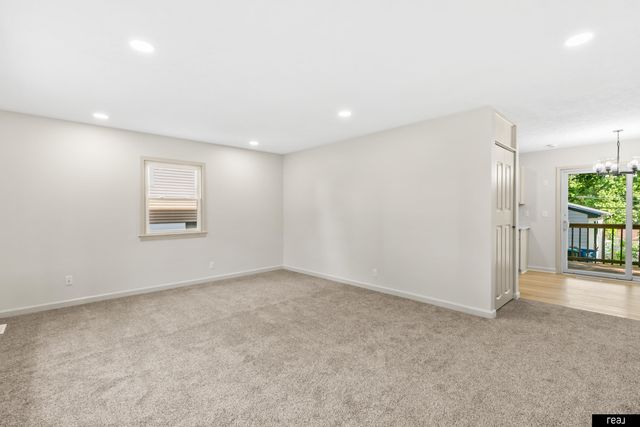 9144 Meredith Avenue, Omaha, NE 68134