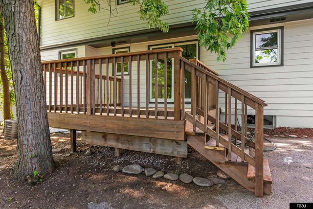 9144 Meredith Avenue, Omaha, NE 68134
