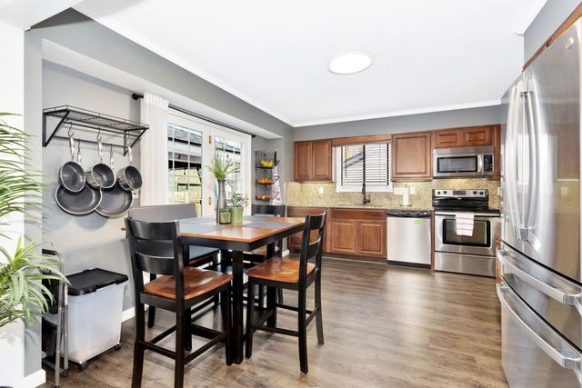 2526 S Glacier Dr, Wichita, KS 67215