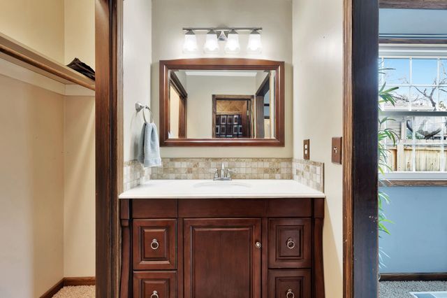 2526 S Glacier Dr, Wichita, KS 67215