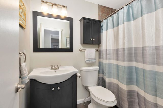 2526 S Glacier Dr, Wichita, KS 67215