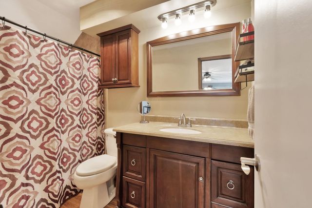 2526 S Glacier Dr, Wichita, KS 67215