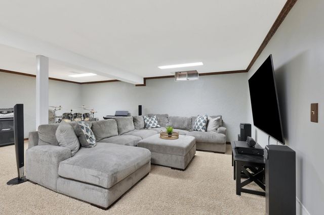 2526 S Glacier Dr, Wichita, KS 67215