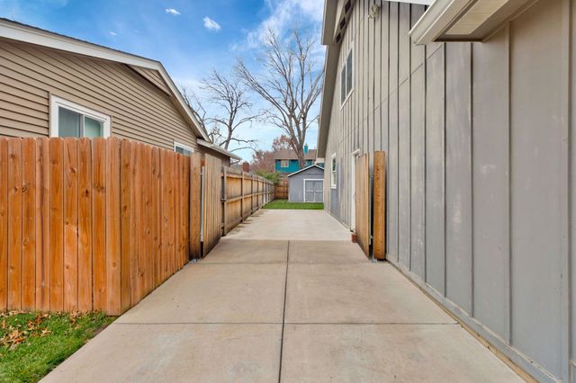 2526 S Glacier Dr, Wichita, KS 67215