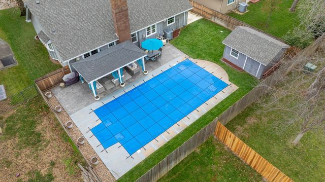 2526 S Glacier Dr, Wichita, KS 67215