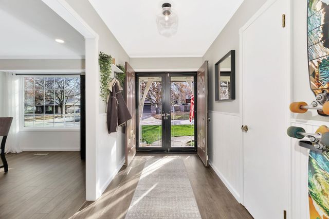 2526 S Glacier Dr, Wichita, KS 67215