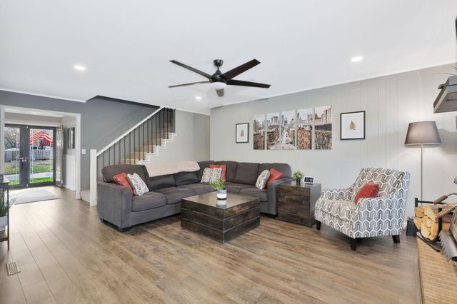 2526 S Glacier Dr, Wichita, KS 67215