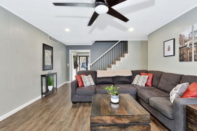 2526 S Glacier Dr, Wichita, KS 67215