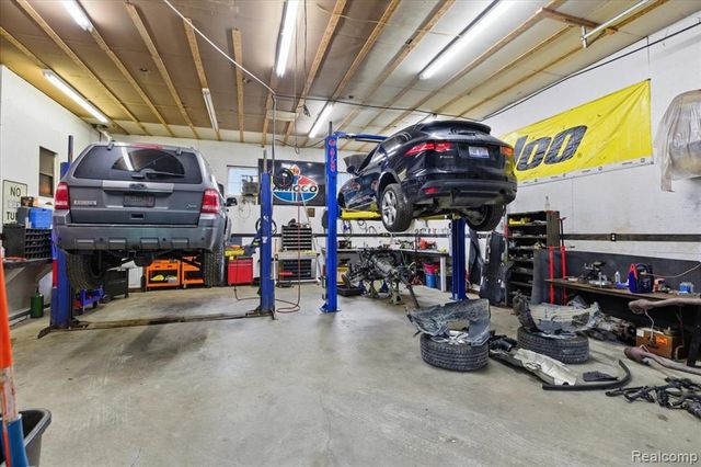 4718 Davison Road, Lapeer, MI 48446