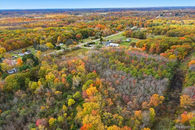 4718 Davison Road, Lapeer, MI 48446