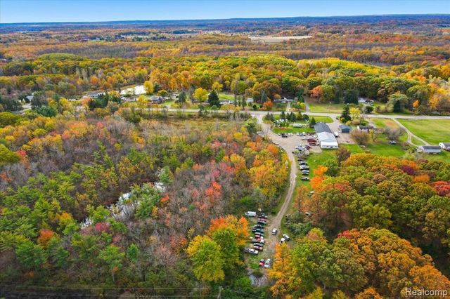 4718 Davison Road, Lapeer, MI 48446
