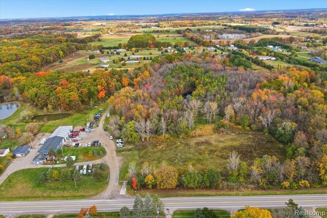 4718 Davison Road, Lapeer, MI 48446