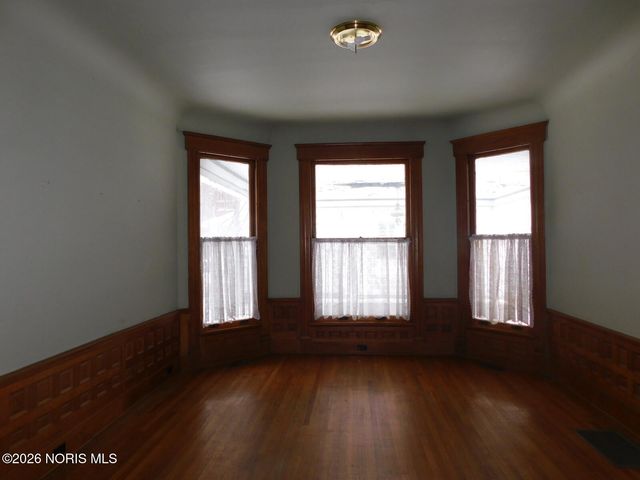 2032 Robinwood Avenue, Toledo, OH 43620