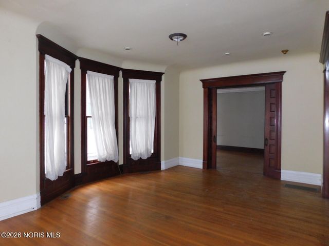 2032 Robinwood Avenue, Toledo, OH 43620