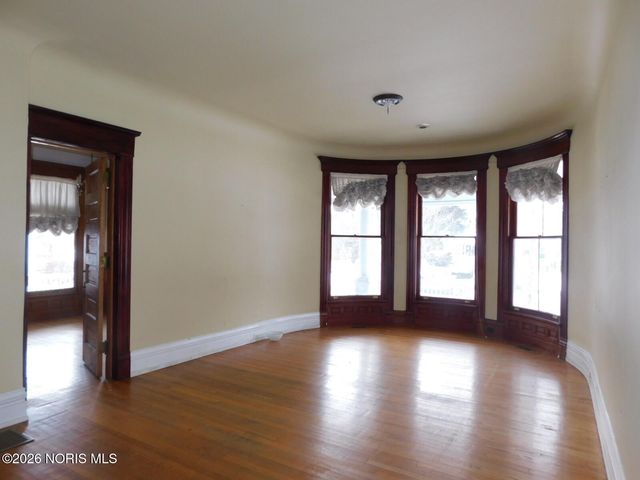 2032 Robinwood Avenue, Toledo, OH 43620