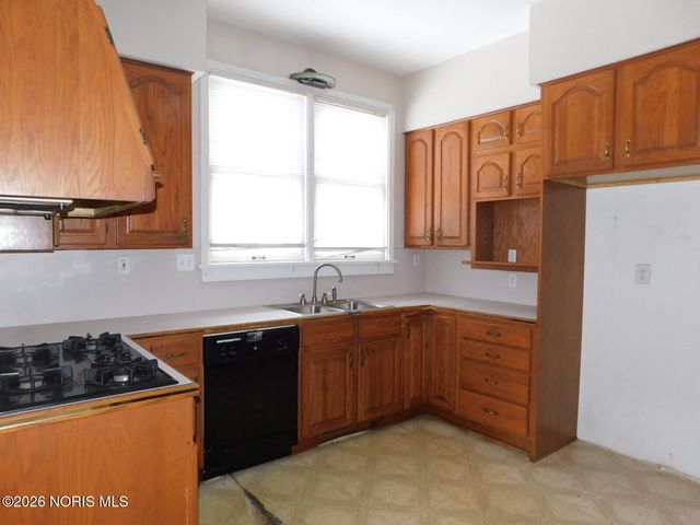 2032 Robinwood Avenue, Toledo, OH 43620