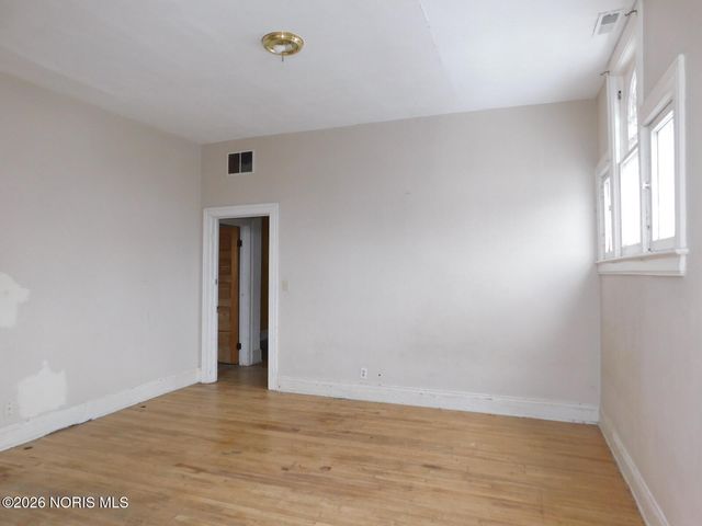 2032 Robinwood Avenue, Toledo, OH 43620