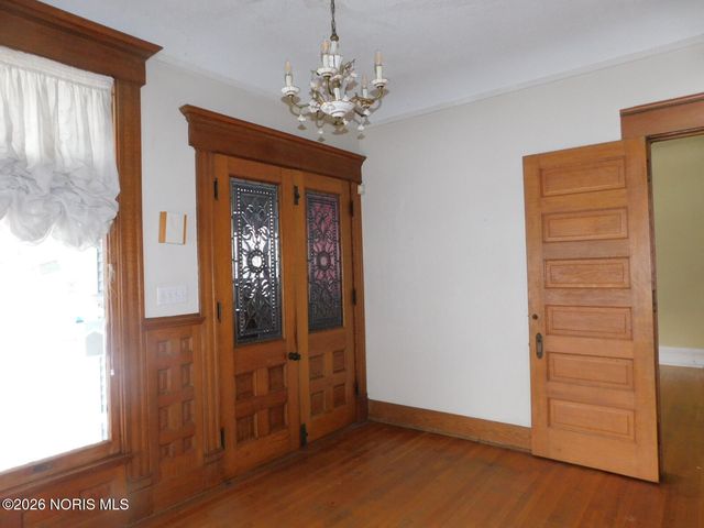 2032 Robinwood Avenue, Toledo, OH 43620