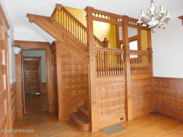 2032 Robinwood Avenue, Toledo, OH 43620