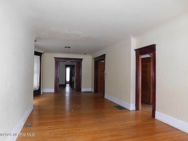 2032 Robinwood Avenue, Toledo, OH 43620