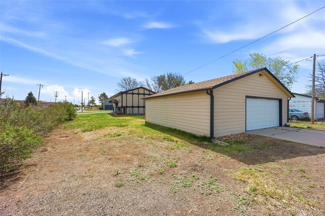 56352 Sunset Avenue, Strasburg, CO 80136