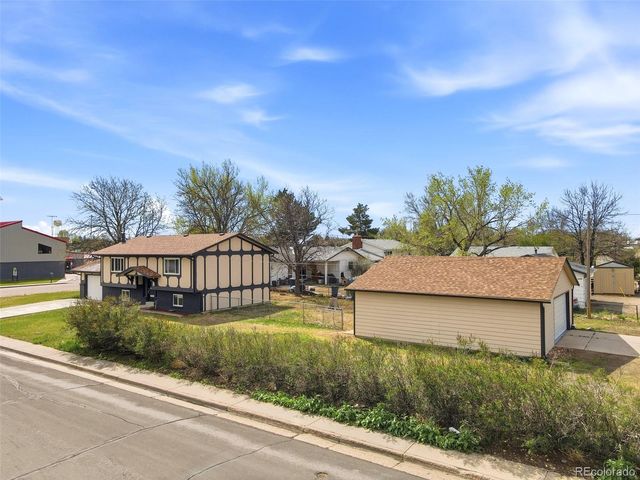 56352 Sunset Avenue, Strasburg, CO 80136