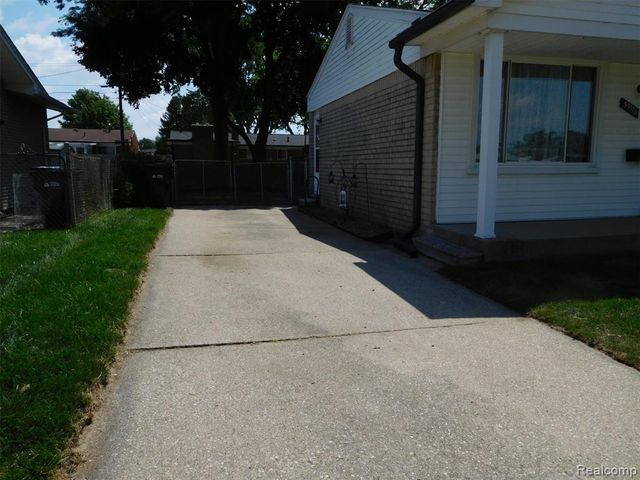 39116 Lea Court, Sterling Heights, MI 48313