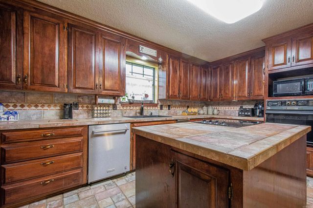 8 Parkview Drive, Bryant, AR 72022