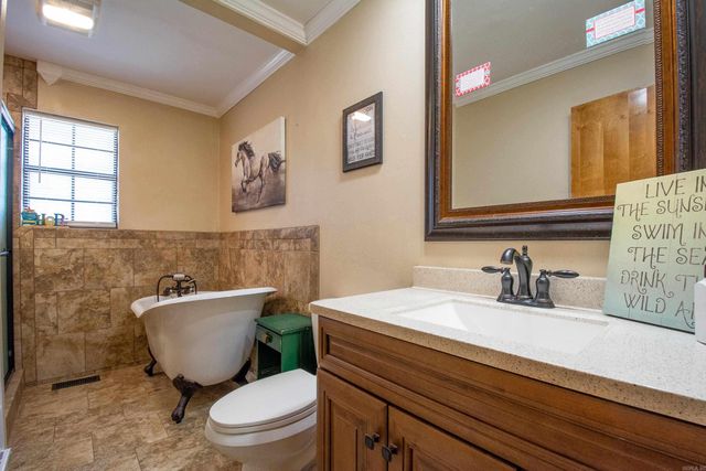 8 Parkview Drive, Bryant, AR 72022