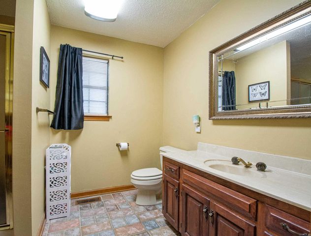 8 Parkview Drive, Bryant, AR 72022