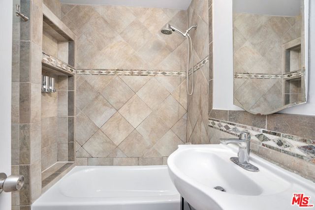 4445 Tujunga Avenue, North Hollywood, CA 91602