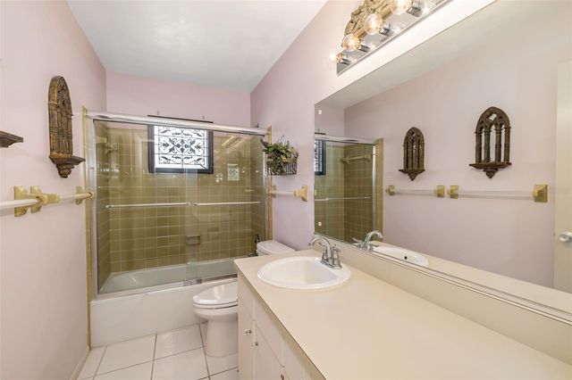 3136 GULF GATE DRIVE, Sarasota, FL 34231