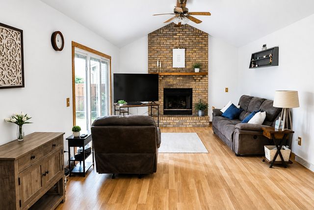 705 E Edgelawn Drive, Plano, IL 60545