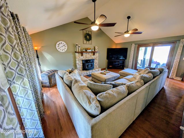 1637 CAPITOL VIEW DRIVE, Holts Summit, MO 65043