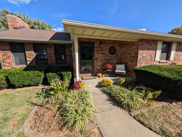 1637 CAPITOL VIEW DRIVE, Holts Summit, MO 65043