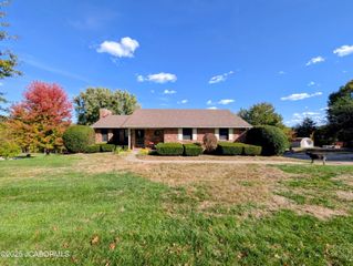 1637 CAPITOL VIEW DRIVE, Holts Summit, MO 65043