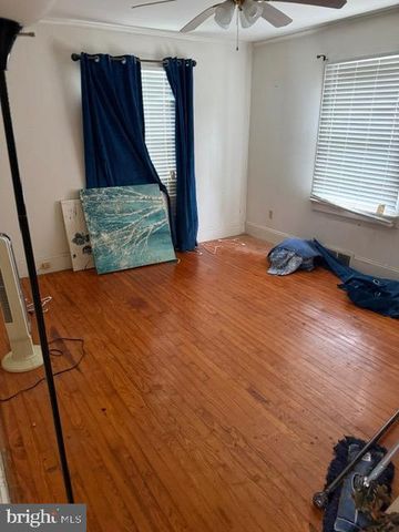 827 E DIVISION ST, Dover, DE 19901