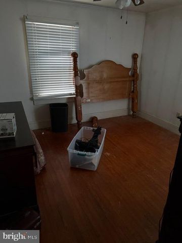 827 E DIVISION ST, Dover, DE 19901