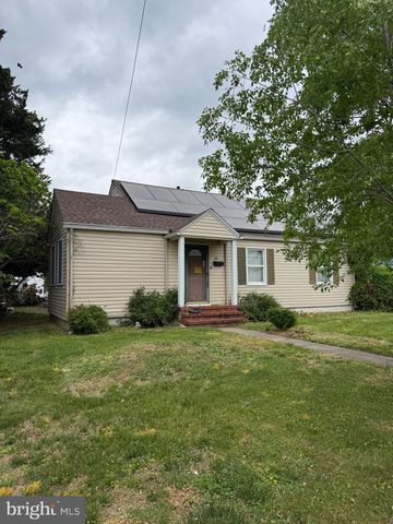 827 E DIVISION ST, Dover, DE 19901