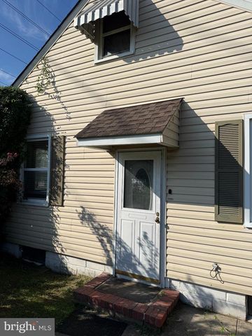 827 E DIVISION ST, Dover, DE 19901