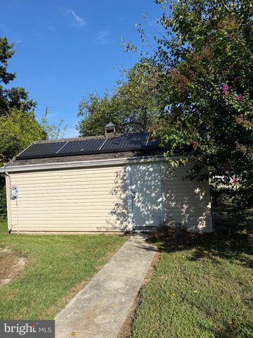 827 E DIVISION ST, Dover, DE 19901
