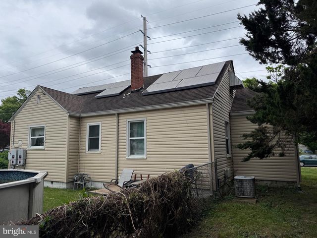 827 E DIVISION ST, Dover, DE 19901